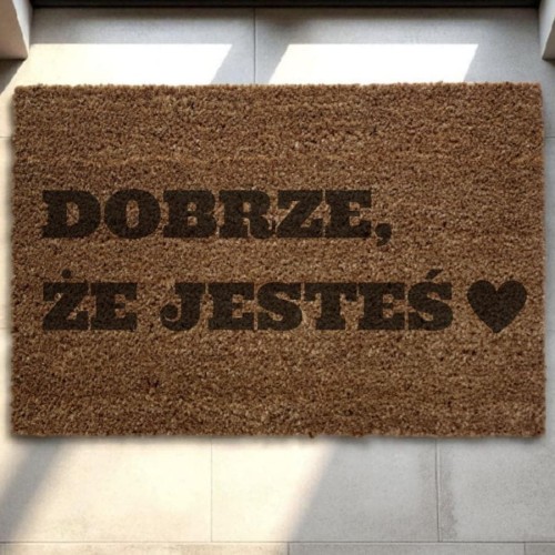 wycieraczka-kokosowa-z-grawerem-dobrze-ze-jestes