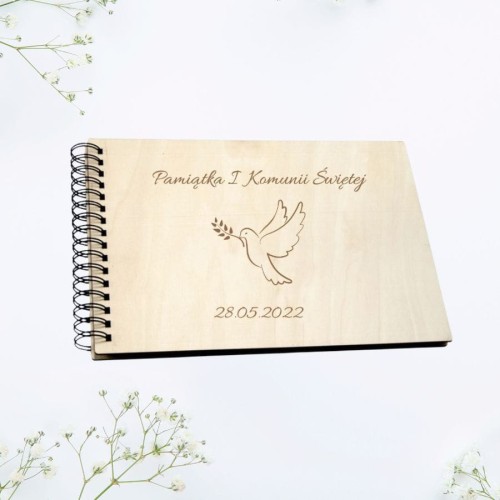 album-drewniany-pamiatka-komunii-swietej